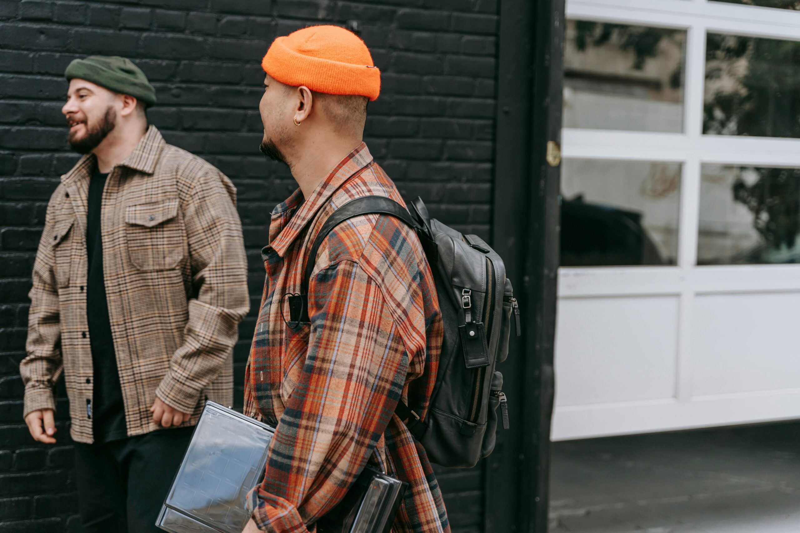 Zdjęcie do artykułu: Męskie stylizacje warstwowe – jak robić to dobrze